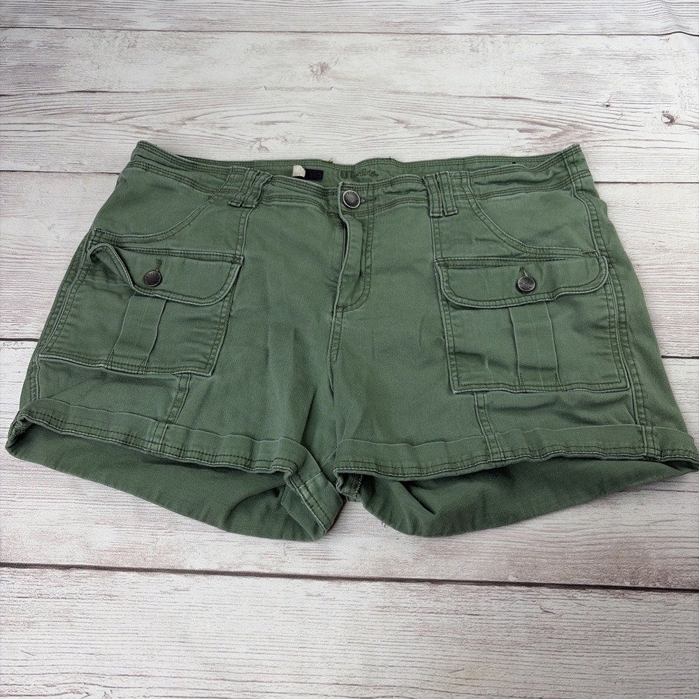 KUT from the Kloth Women's 16W Stretch Green Cargo Shorts Outdoor Hiking Casual